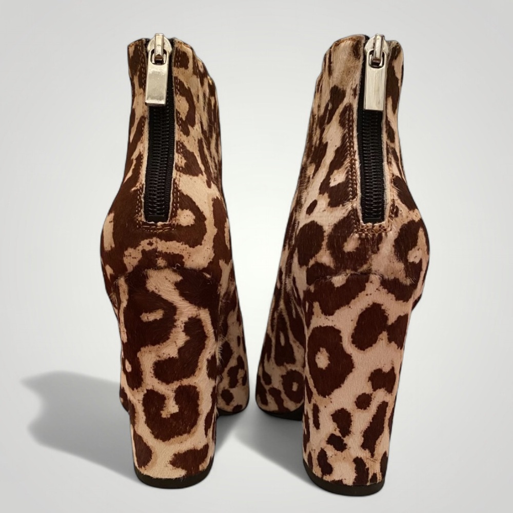 NEW CHARLES DAVID Snow Leopard Calf Hair Pointed Toe Ankle Bootie Size 6.5 NWOB - Picture 4 of 14